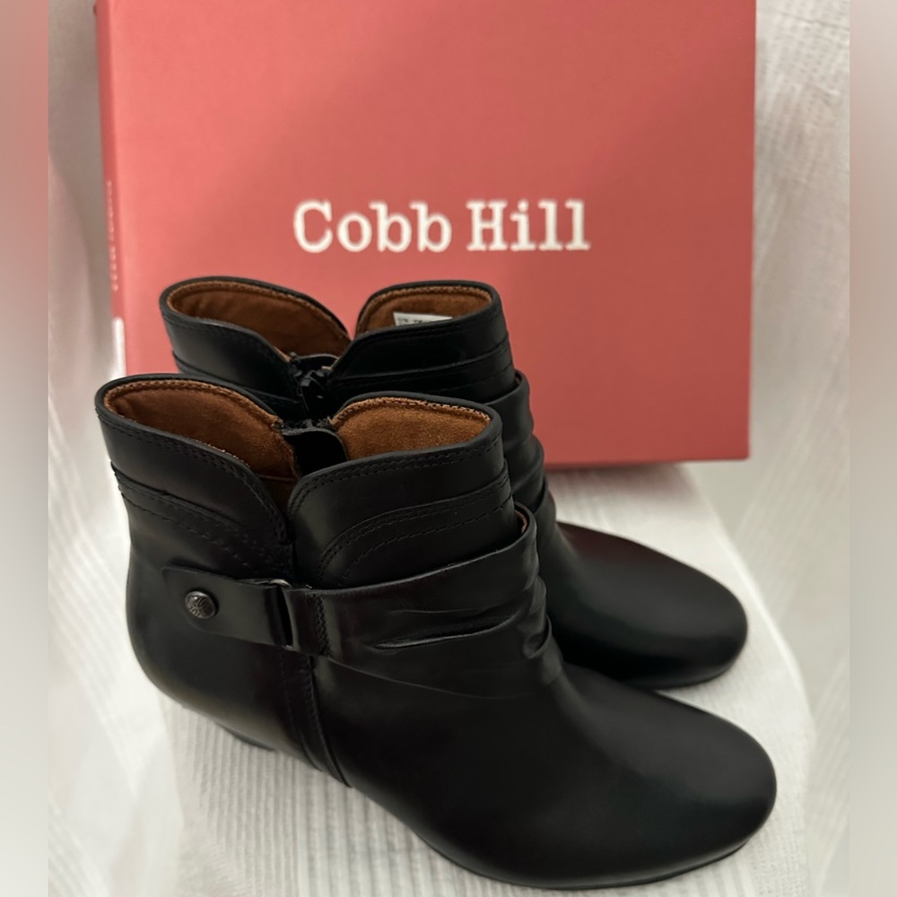 Cobb Hill Women's Adaline 8.5 M Black Booties NEW